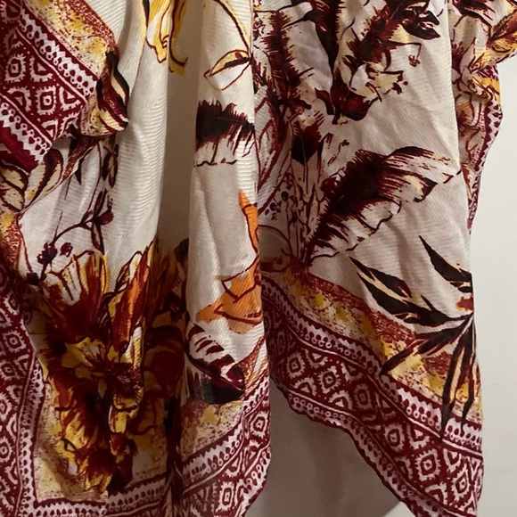 Vince Camuto Tropical Blooms Floral Kimono with Red and Cream OS - Picture 7 of 7